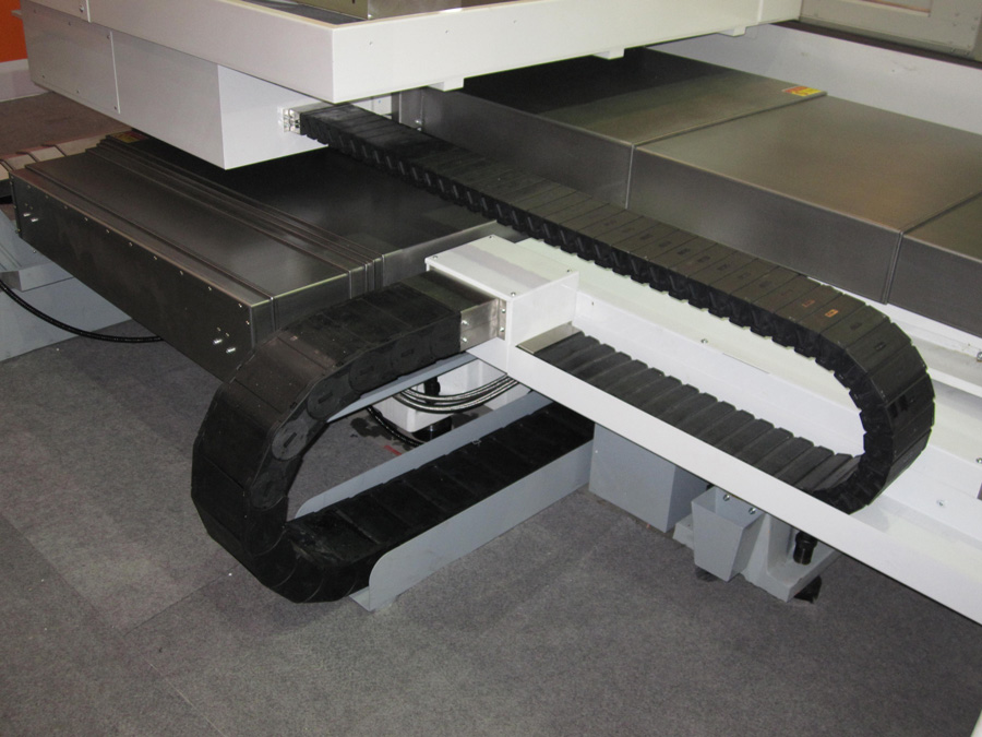 自動化設備機器上的拖鏈