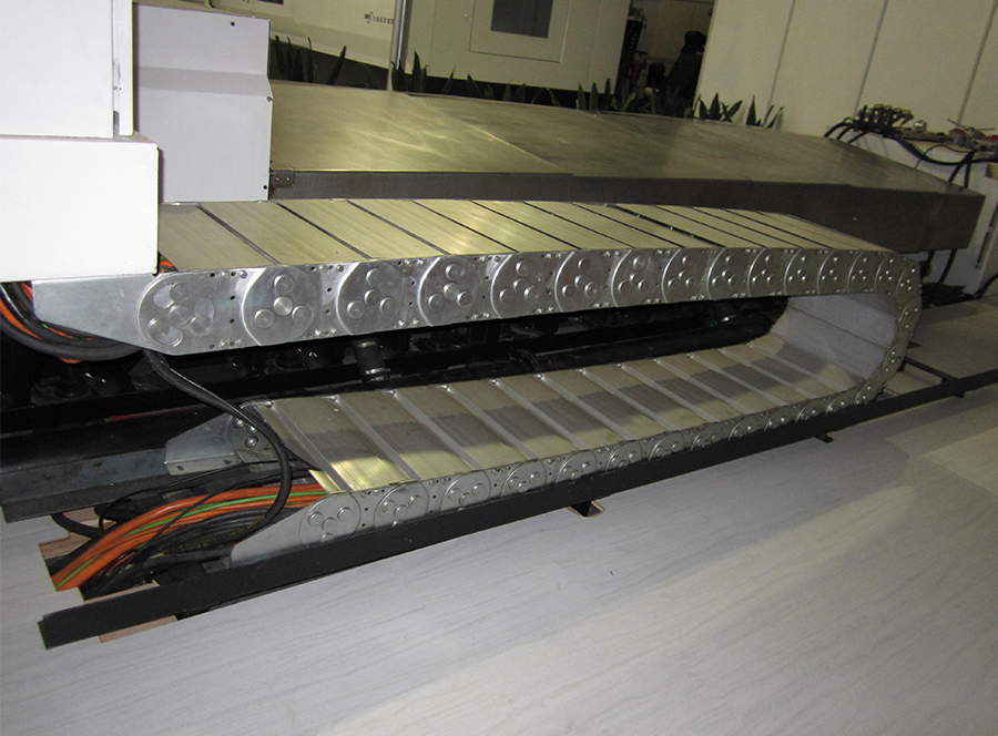 1729156069163381.jpg 鋼制拖鏈3215.jpg